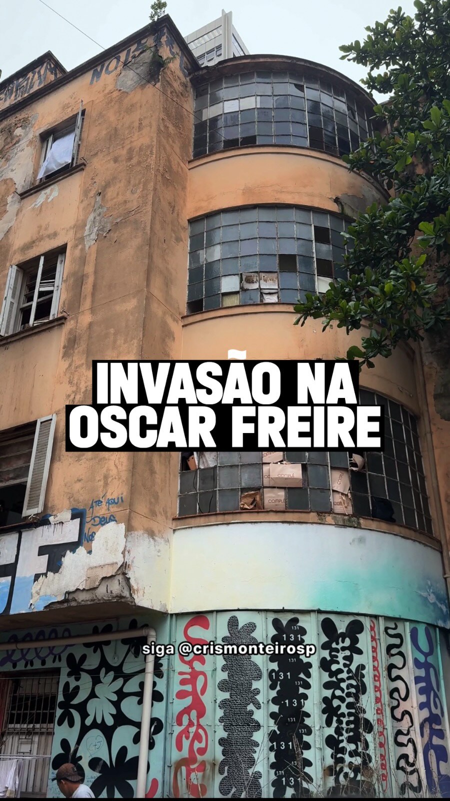 Lixo, entulho, buracos no teto, fiação exposta, cômodos imundos, mofo e infiltração.