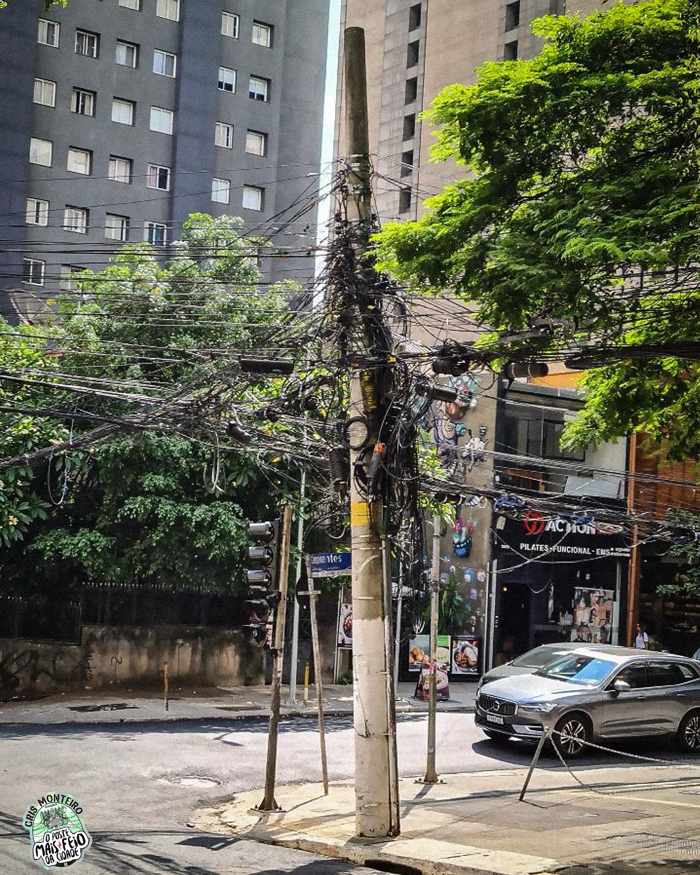 Precisamos resolver o abandono dos postes de São Paulo!