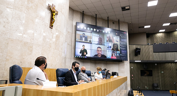 Programas de residência Jurídica e em Gestão Pública foi debatido em audiência