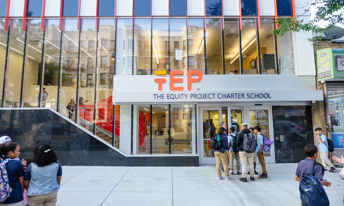 Surreal o que estão fazendo com a educação básica de Nova York!