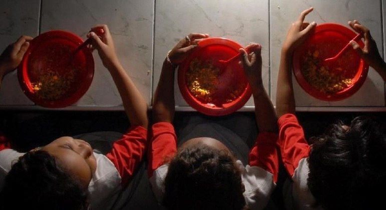 Cartão-merenda pago a alunos da rede municipal de SP supera R$1 bi